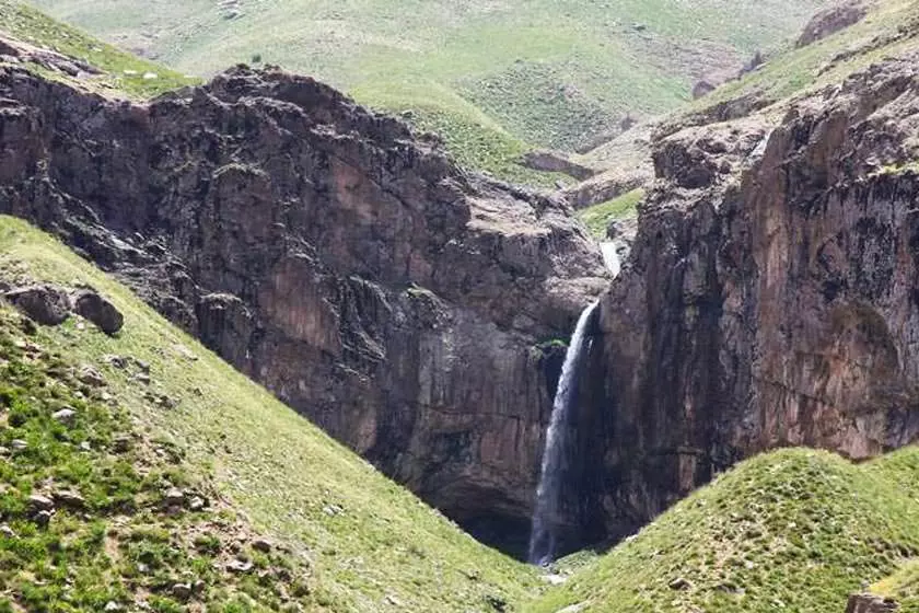 آبشار روستای خور البرز